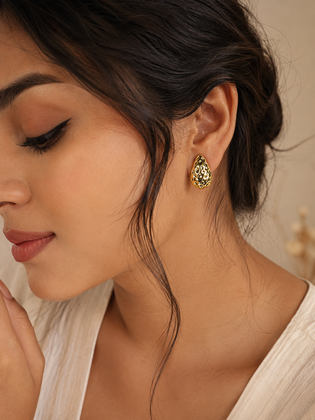 Nayra Studs