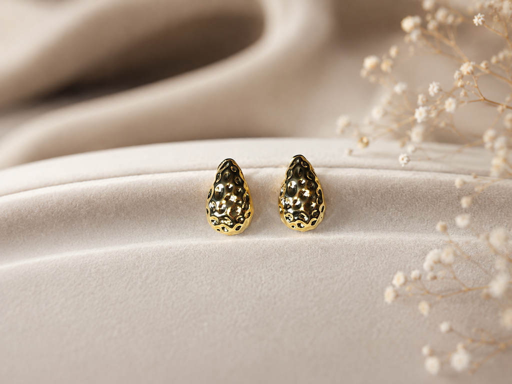 Nayra Studs